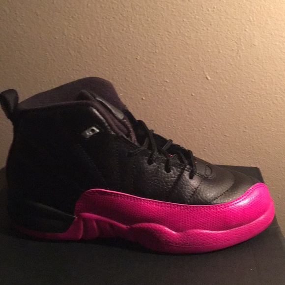 Two rings Jordan 12 retro Black/deadly pink - Picture 2 of 4